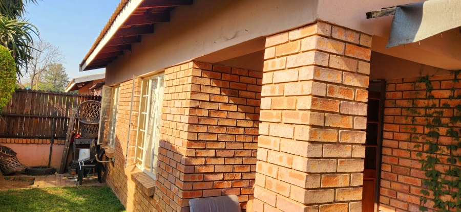 2 Bedroom Property for Sale in Oos Einde North West